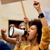 Polemik RKUHP yang disahkan oleh DPR/copyright shutterstock