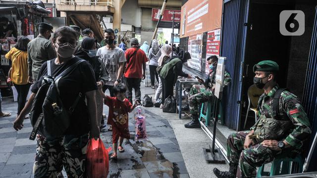 TNI-Polri Jaga Ketat Pasar Tanah Abang