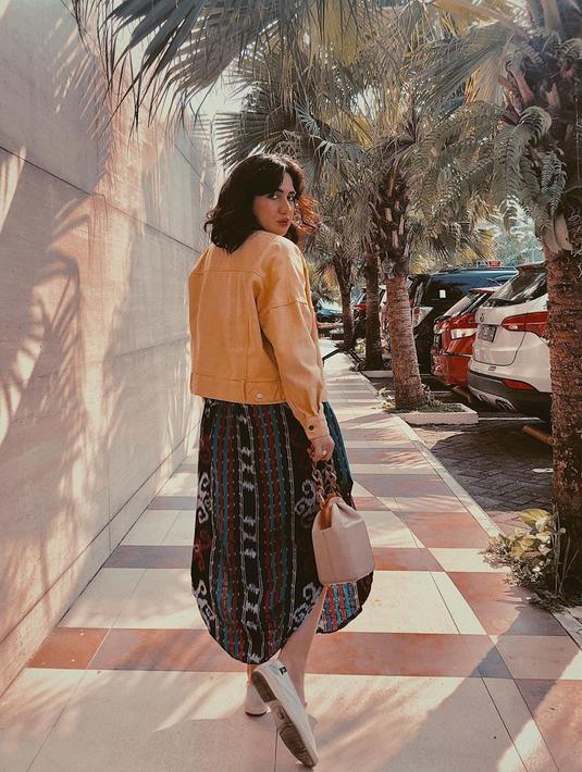 Foto Gaya Vintage Ala Galabby Thahira Makin Cantik Hot Liputan6 Com