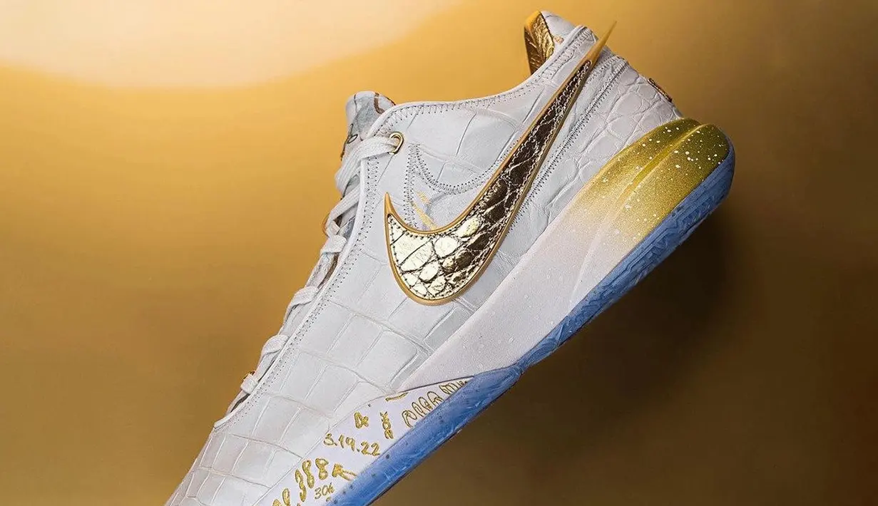 Angka ini melewati rekor legenda LA Lakers Kareem Abdul-Jabbar dengan 38.387 poin yang sudah bertahan selama 39 tahun. [Foto: Nike.dok]