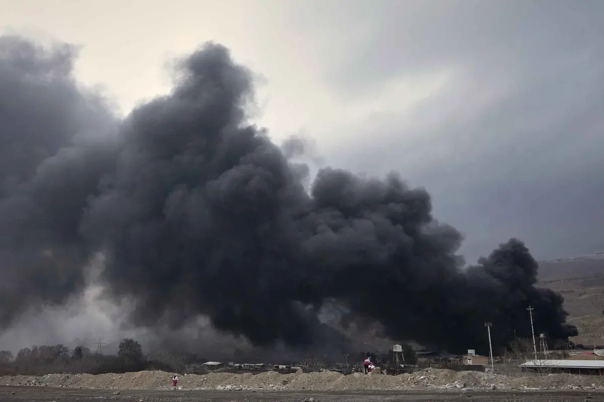 Teheran Membara, Serangan Udara Israel Hantam Depot dan Kilang Minyak Iran