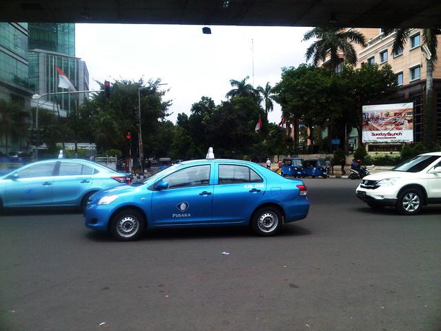 Diminta Tidak Parkir Di Trotoar Sopir Taksi Malah Emosi Citizen6 Liputan6 Com