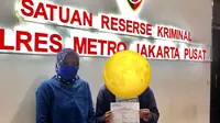 MS, terduga korban pelecehan seksual ditemani pihak KPI Pusat membuat laporan di Polres Metro Jakarta Pusat pada Rabu tengah malam, 1 September 2021 hingga Kamis dini hari, 2 September 2021 (Foto: Nuning Rodiyah, Komisioner KPI Pusat).