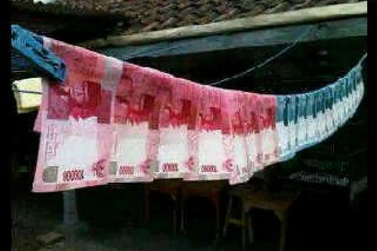Begini Cara Ngitung Uang Layaknya Seorang Bos :D