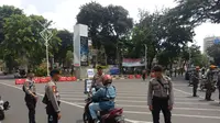 Ruas jalan di sekitar Gedung MPR-DPR ditutup jelang pelantikan presiden. (Putu Merta Surya/Liputan6.com)