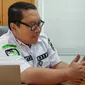 Plt Direktur RSUD Bayu Asih Purwakarta, dr Tri Muhammad Hani saat menunjukan data terkait sebaran kasus DBD di wilayah ini. FOto (Liputan6.com/Asep Mulyana)
