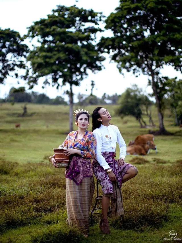 7 Pemotretan Nindy Ayunda dan Jovi Adhiguna dengan Busana Adat Bali