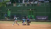 Bank bjb memberikan dukungan terhadap pengembangan olahraga di kalangan generasi muda melalui ajang Salman Al Farisi Baseball Softball National Championship III yang berlangsung di  lapangan Softball Lodaya dan Lapangan Baseball Arcamanik, Bandung pada 14 - 26 Oktober 2024. (Bola.com/Erwin Snaz)