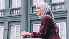 Wanita kelahiran tahun 1994 ini memang memiliki wajah cantik yang kerap dipuji oleh warganet. Anesstesia Ayu memiliki wajah bule sama dengan sang kakak, Andhika Pratama. (Liputan6.com/IG/@anesstesiaayu)