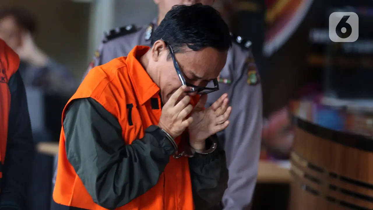 Ditahan KPK, Wamenaker Immanuel Ebenezer Menangis