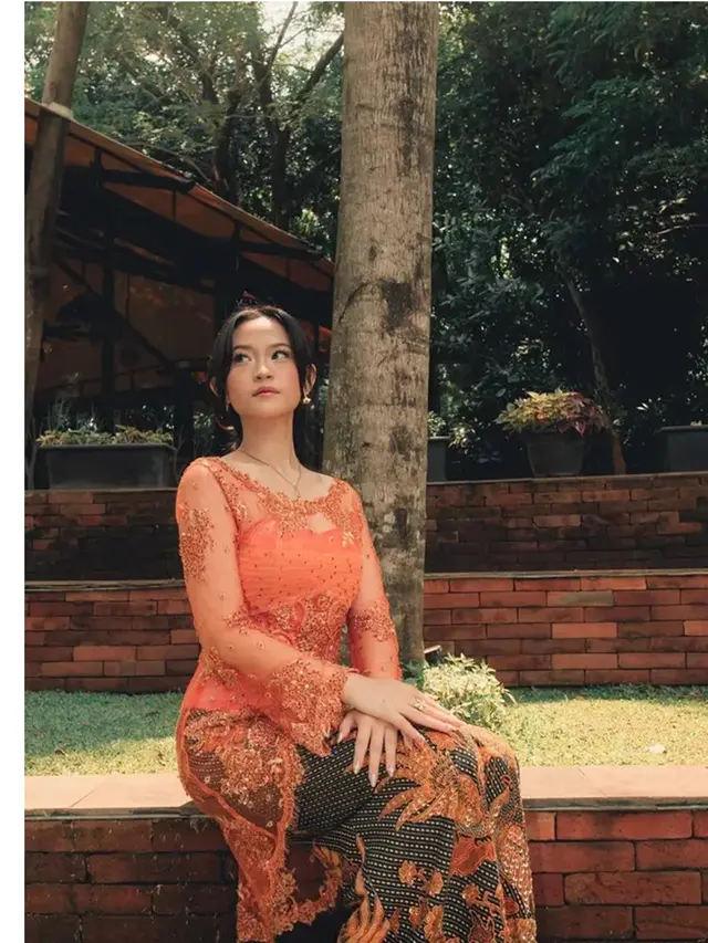 6 Seleb Wanita Wisuda Pakai Kebaya di Sepanjang Tahun 2025, Inspirasi Gaya