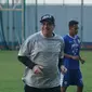 Pelatih Persib Bandung Robert Alberts memprediksi Liverpool akan jadi juara Liga Champions tahun ini. (Huyogo Simbolon)