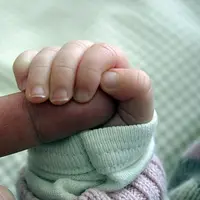 Dalam melakukan kegiatan sehari-hari kadang kita tak sengaja bersentuhan dengan orang lain. Tapi di wilayah yang bikin kamu mendadak 'aneh'.