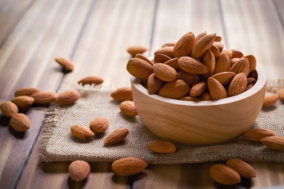 Ilustrasi kacang almond