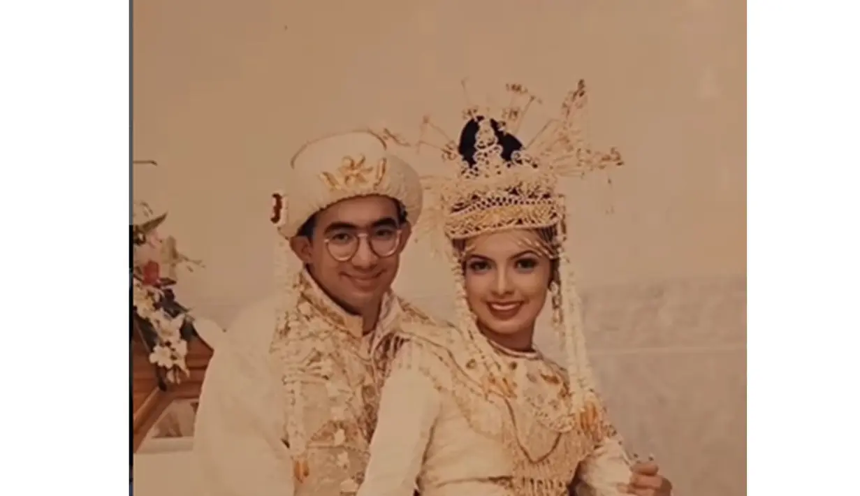 <p>Potret Lawas Pernikahan Najwa Shihab dan Suami. (Sumber: Instagram/najwashihab)</p>