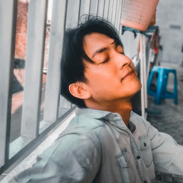 6 Potret Terbaru Deyeka, Driver Ojol yang Sempat Viral Karena Disebut Mirip Ji Chang-wook