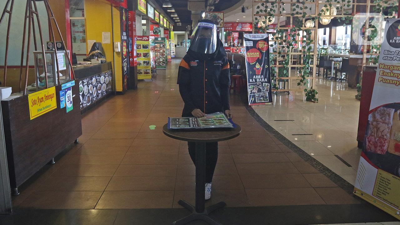 Persiapan Kenormalan Baru, Restoran di Mall Bekasi Sediakan Pembatas Plastik