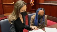 Air Mata Angelina Jolie Saat Pidato Dukung RUU Anti Kekerasan Terhadap Perempuan