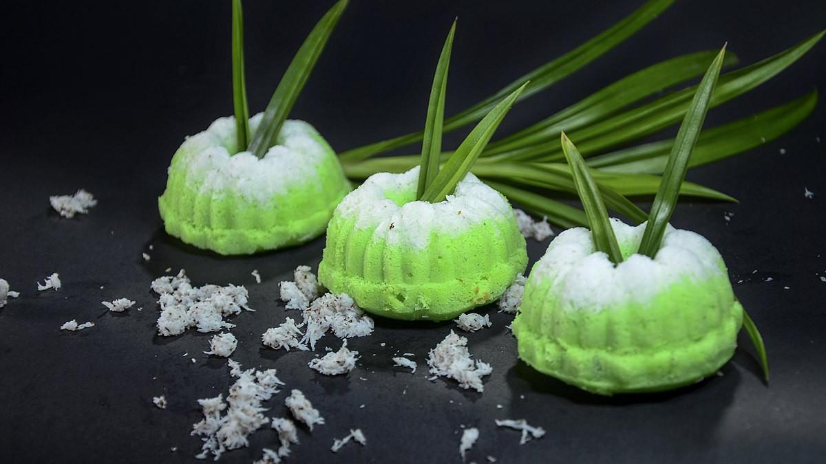 9 Resep Kue Putu Ayu Kukus Takaran Sendok, Manis Gurih Praktis di Rumah