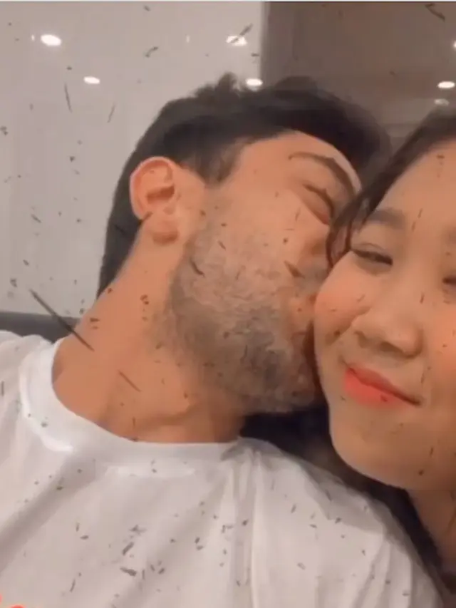 Kedekatan Kiki Saputri dan Reza Rahadian (sumber: instagram/kikysaputrii)