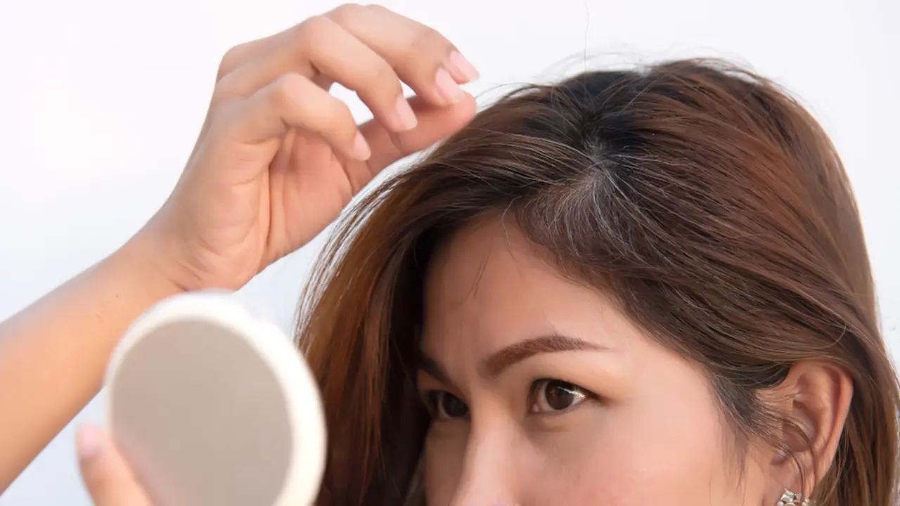 10 Cara Menghilangkan Uban Secara Alami dan Aman, Tak Perlu Dicat