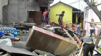 Sebuah bangunan di Jalan Sukasari II, Kelurahan Sukasari, Kecamatan Bogor Timur, Kota Bogor, tiba-tiba roboh (Liputan6.com/Achmad Sudarno)