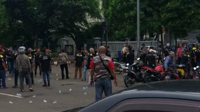 bentrokan ormas bekasi