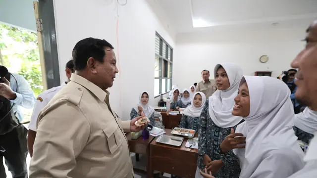 Presiden Prabowo Subianto kunjungan kerja di SMA Negeri 1 Cilacap, Jawa Tengah, Rabu (29/4/2026). (Istimewa)