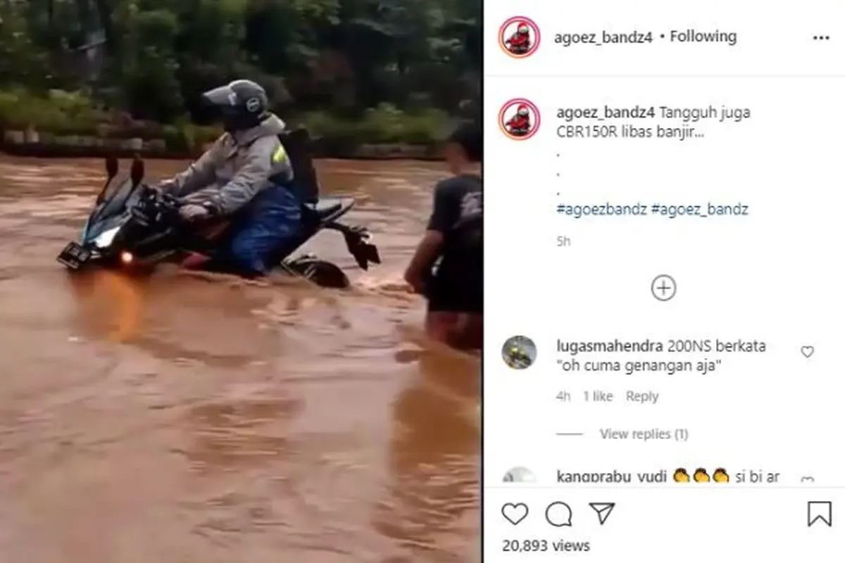 Honda CBR150R nekat libas banjir (Ist)