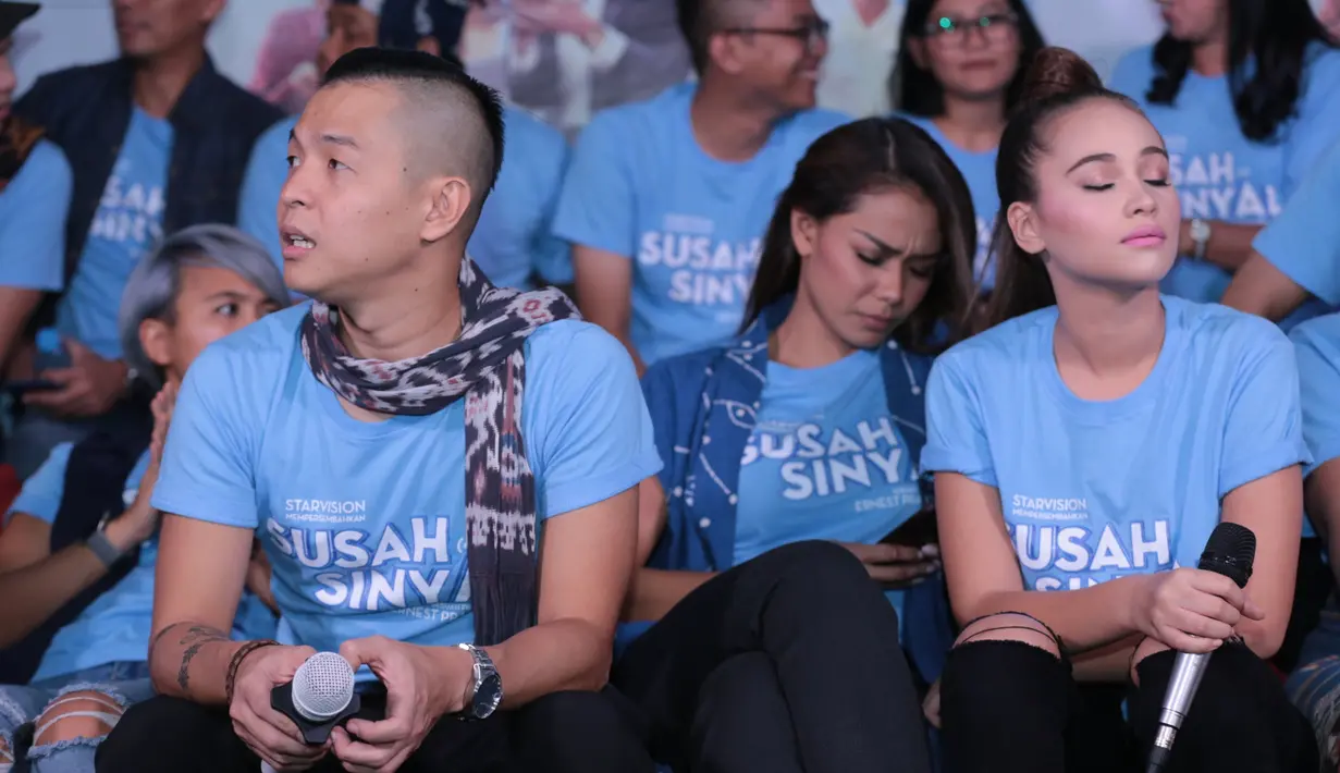 "Kita di Sumba dua minggu, logistik yang berat medan yang terjal proses produksi jauh lebih sulit daripada CTS," tandasnya," tutur Ernest. (Adrian Putra/Bintang.com)