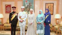 Pernikahan Mewah Putri Sultan Brunei Azemah Bolkiah yang Pakai Tiara Berlian Berbentuk Pir dan Satu Set Perhiasan Berlian. (Instagram:@tmski/Geiska Vatikan Isdy).