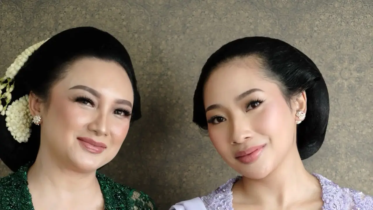 Tata Cahyani di Hari Pernikahan Darma Mangkuluhur. [@riskymakeup]