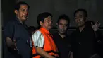 Penahanan Cahyadi Kumala berkaitan dengan statusnya yang baru saja ditingkatkan sebagai tersangka kasus dugaan suap rekomendasi tukar-menukar kawasan hutan di Kabupaten Bogor, (30/9/14). (Liputan6.com/Miftahul Hayat)