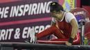 Lifter Indonesia, Ni Nengah Widiasih, berteriak usai beraksi pada Asian Para Games di Balai Sudirman, Jakarta, Minggu (7/10/2018).  (Bola.com/M Iqbal Ichsan)