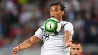 Leroy Sane terakhir bermain bersama timnas Jerman saat melawan Austria pada laga uji boa di  Klagenfurt, Austria, (2/6/2018). Jerman kalah 1-2 dari Austria. (AFP/Joe Klamar)
