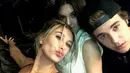 Hailey Baldwin dan Justin Bieber sudah memamerkan kemesraan mereka pada dunia dengan berciuman di New York City. (instagram/haileybaldwin)