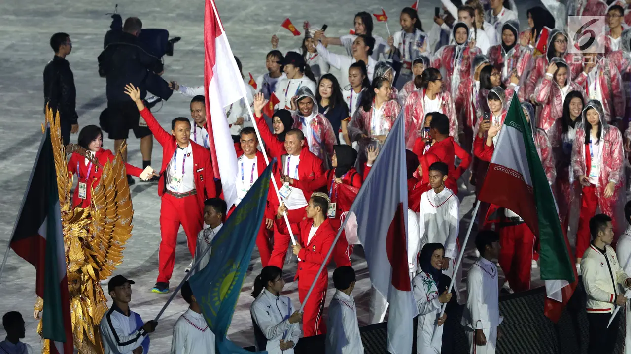 Parade Atlet Asian Games 2018 Pakai Jas Hujan