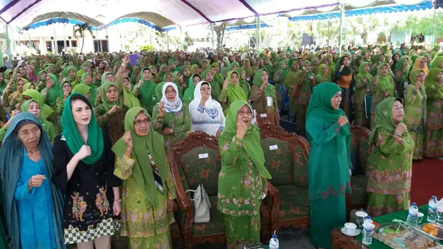 Khofifah dan Arumi