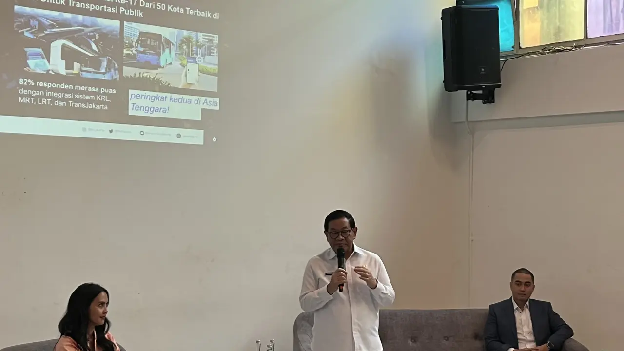 Gubernur DKI Jakarta Pramono Anung menyoroti persoalan polusi udara dalam acara Townhall Meeting di M Bloc, Jakarta Selatan, Selasa (10/2/2026).