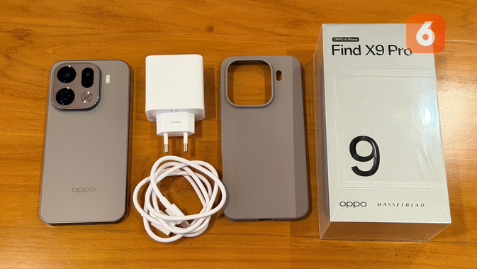 <p>Isi lengkapi boks penjualan Oppo Find X9 Pro. (Liputan6.com/ Yuslianson)</p>