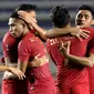 Para pemain Timnas Indonesia U-22 merayakan kemenangan atas Singapura U-22 pada laga SEA Games 2019 di Stadion Rizal Memorial, Manila, Kamis (28/11). Indonesia menang 2-0 atas Singapura. (Bola.com/M Iqbal Ichsan)