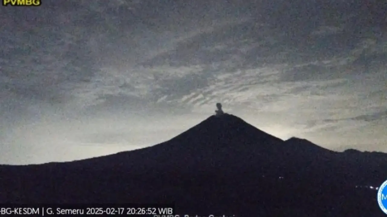 Gunung Semeru kembali erupsi tinggi letusan capai 500 meter (Istimewa)