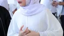 Bintang film Danur itu mengaku, ditengah kesibukannya, ia selalu menyempatkan untuk membaca Alquran. Sebagai generasi muda, ia mengajak anak muda untuk mencintai Alquran. (Deki Prayoga/Bintang.com)