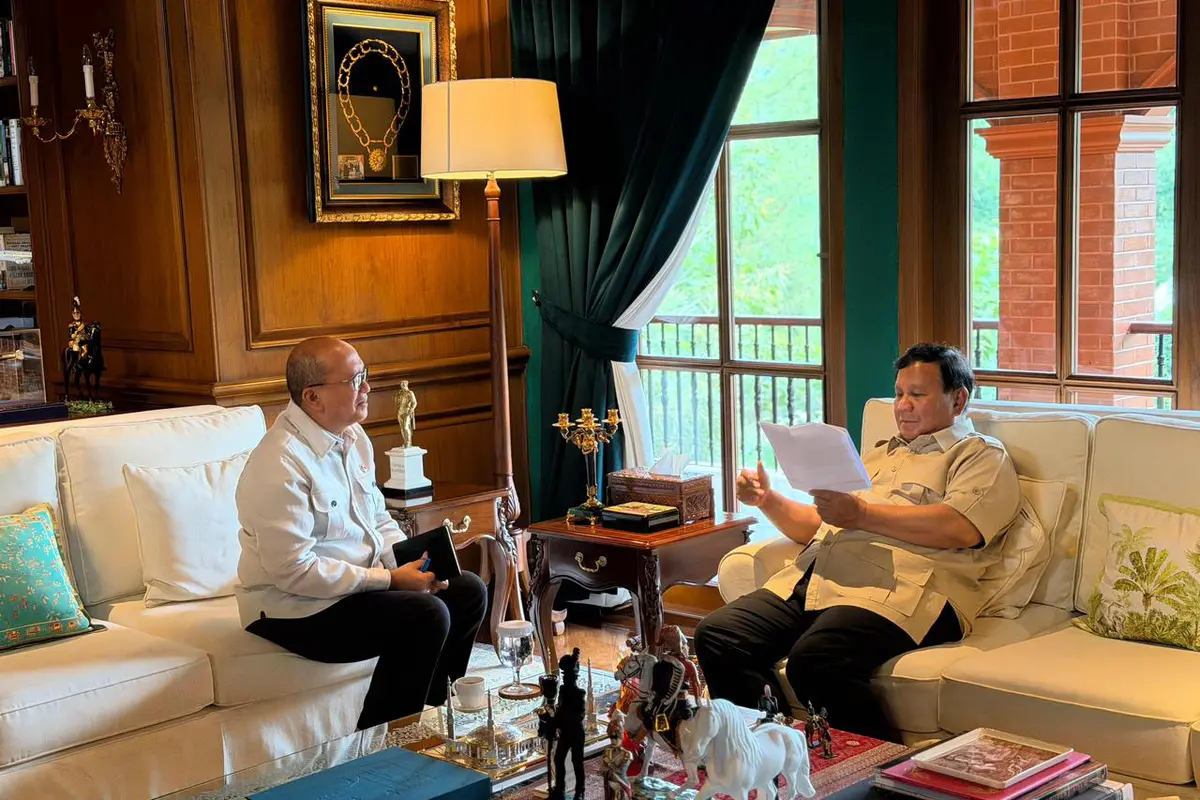 Presiden Prabowo Subianto menggelar pertemuan dengan Menteri Investasi dan Hilirisasi sekaligus CEO Danantara, Rosan Roeslani di Hambalang, Jawa Barat, Minggu (4/1/2026) sore (Istimewa)
