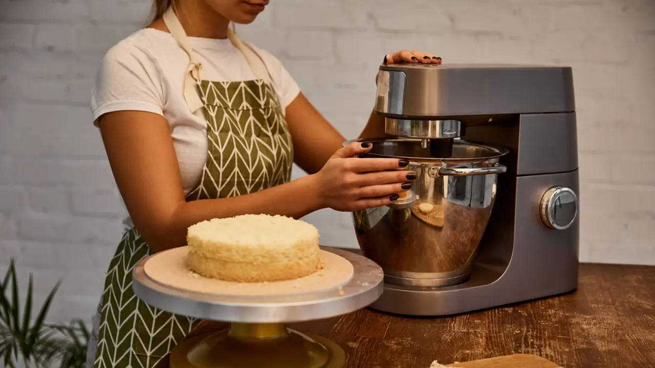 Rekomendasi Stand Mixer Berkualitas yang Cocok untuk Memulai Usaha Baking di Rumah