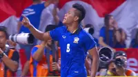 Striker Timnas Thailand, Siroch Chatthong, usai membobol gawang Indonesia pada laga final leg kedua Piala AFF 2016, di Stadion Rajamangala, Sabtu (17/12/2016). (AFF). 