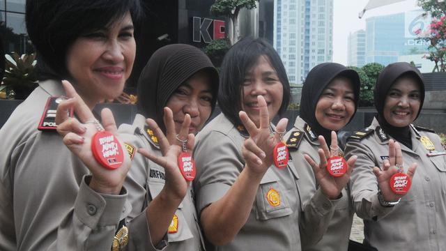 Jelang HUT ke-71, Polwan Temui Basaria Panjaitan di KPK