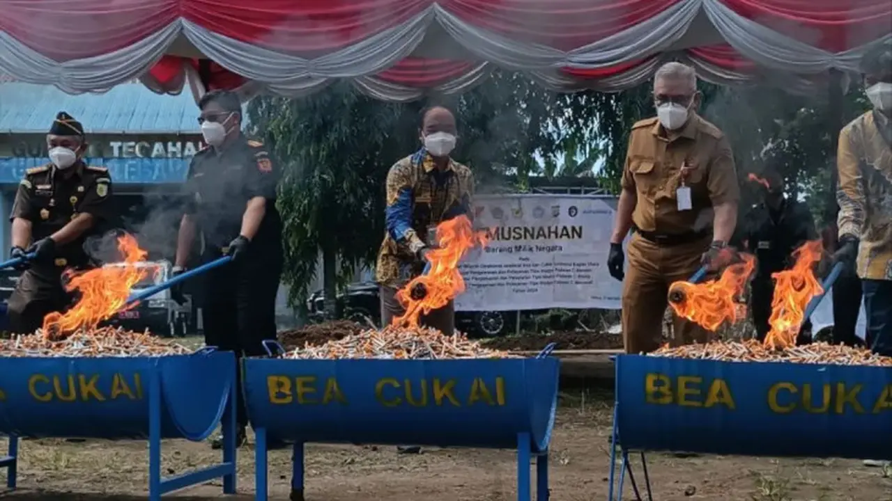 Pemusnahan sejumlah barang oleh pihak Kanwil Direktorat Jenderal Bea Cukai (DJBC) Sulawesi Bagian Utara.