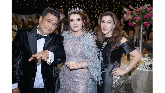 6 Momen Nurbaeny Bareng Hotman Paris, Setia 17 Tahun Jadi Asisten Pribadi