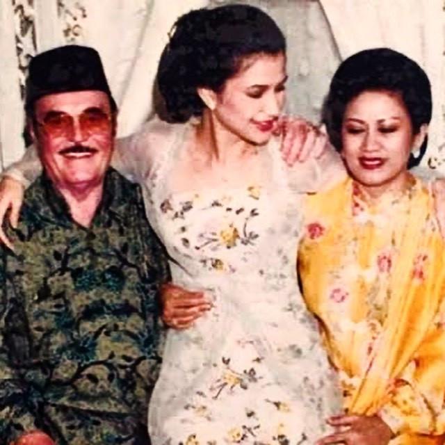 Potret Kedekatan Tamara Bleszynski bersama Mendiang Ayah, Kecantikan Masa Mudanya Curi Perhatian